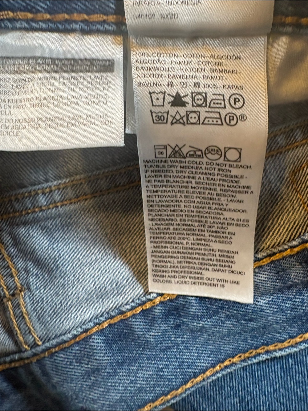 Levi's 550 Relaxed Men's Jeans in Light Blue with Tan Patch 35x32 - Picture 5 of 11
